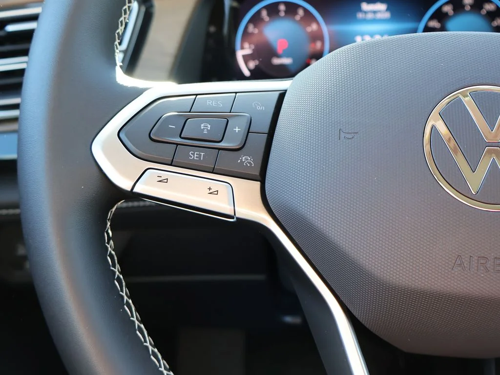 New 2026 White Volkswagen 2.0T SE w/Technology image 33