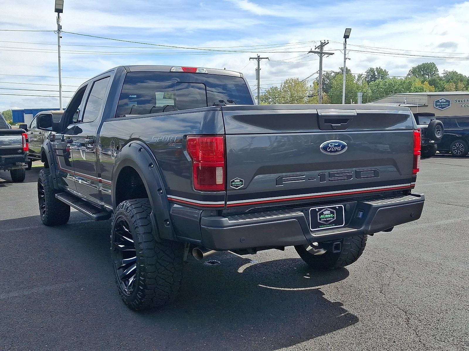 Used 2019 Magnetic Metallic   J7 Ford LARIAT image 8