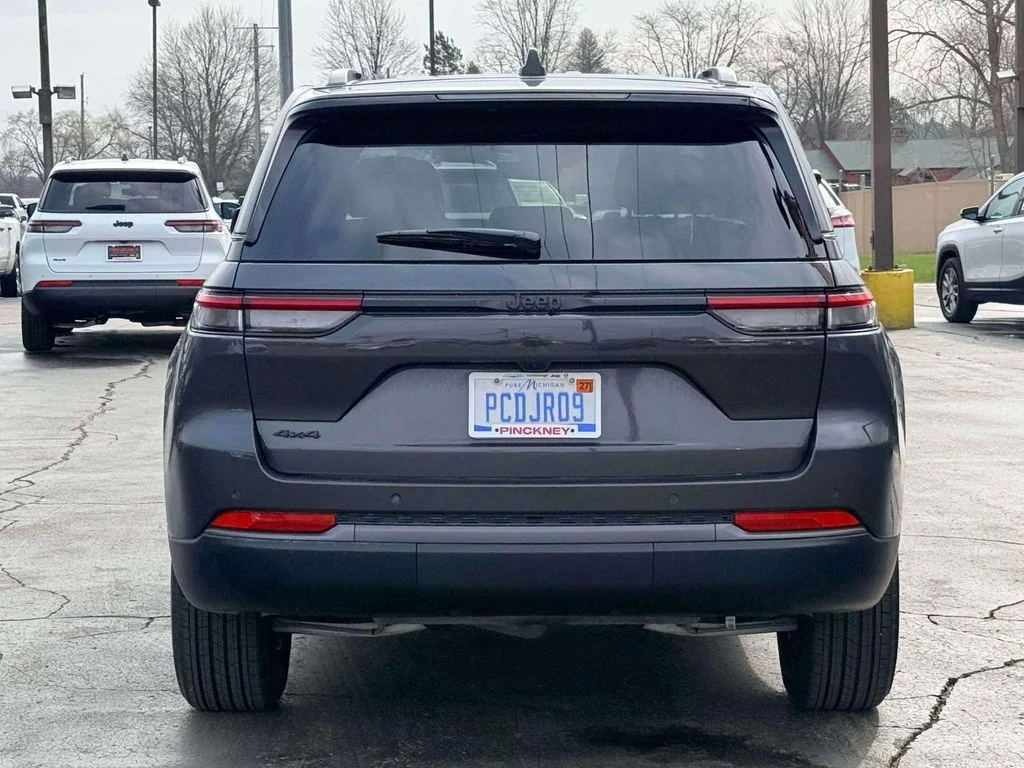 New 2026 Gray Jeep Altitude image 8