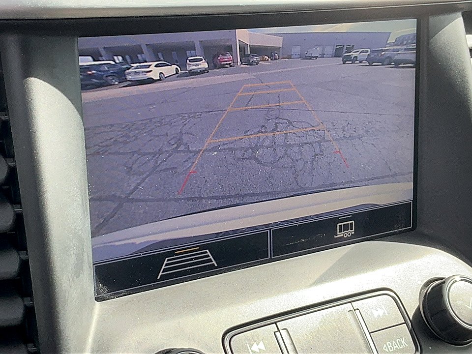 Used 2020 Summit White GMC FWD SLE image 17
