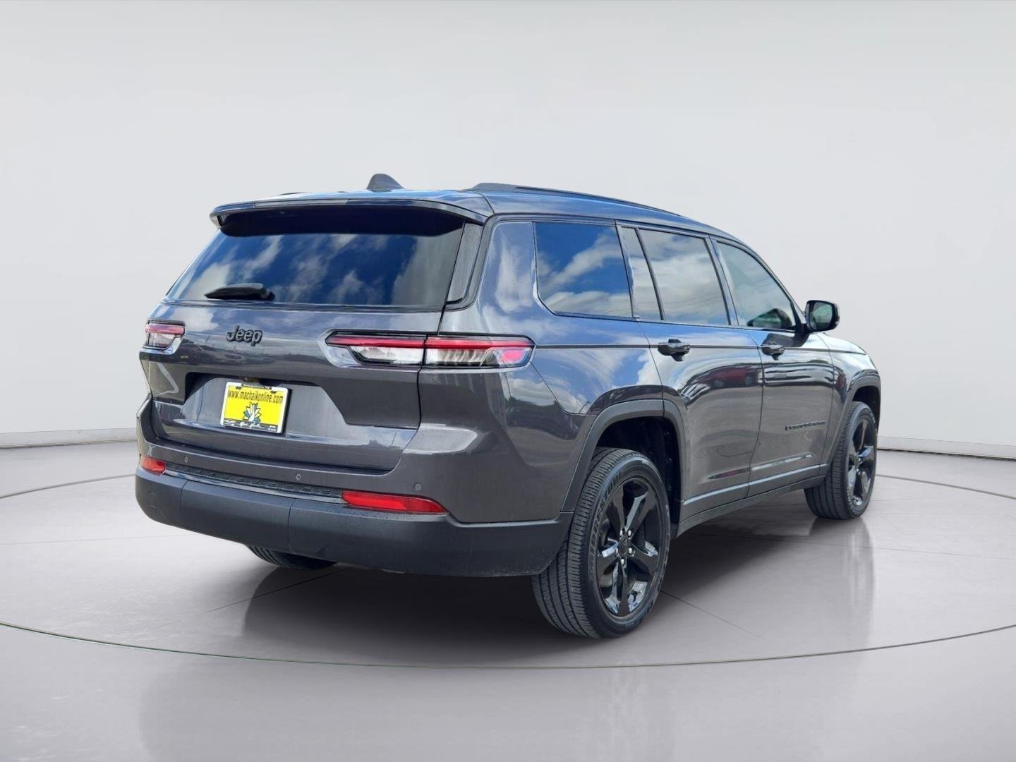 Used 2024 Baltic Gray Metallic Clearcoat Jeep Altitude X image 5