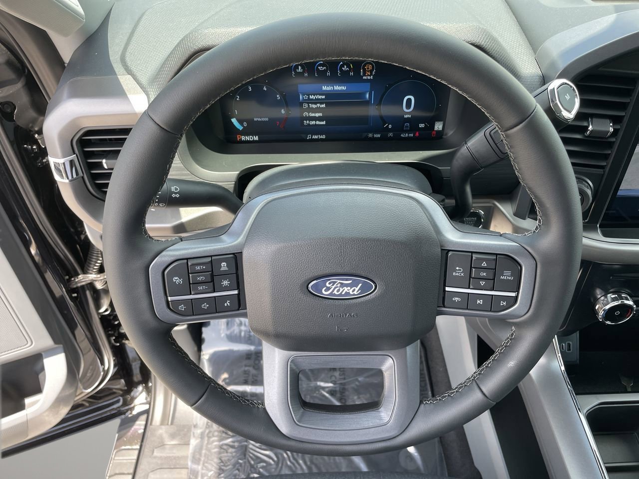 New 2026 Agate Black Metallic Ford XLT image 29