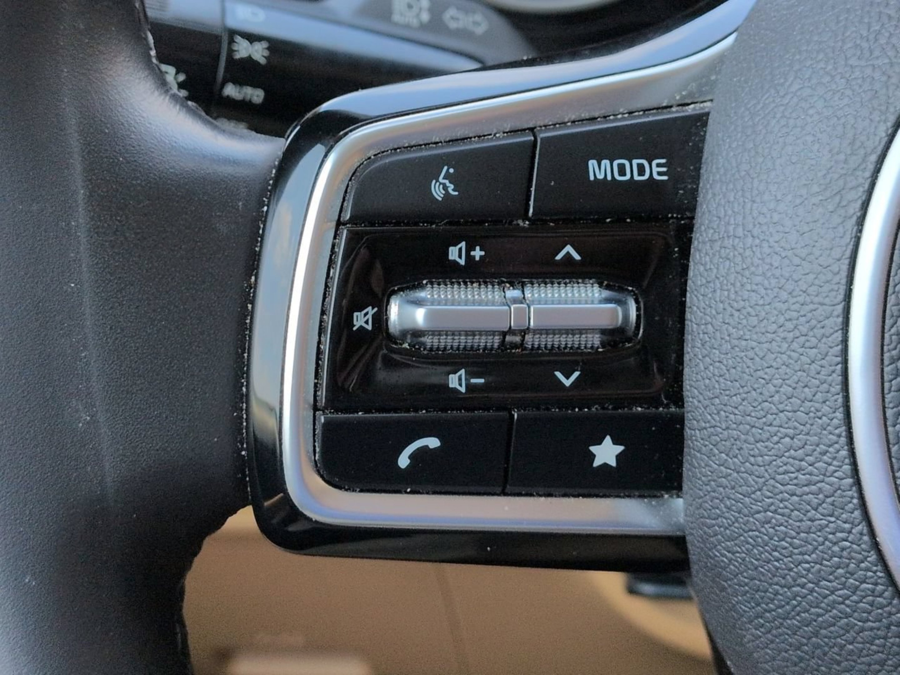 Certified Used 2024 Ceramic Silver Kia EX image 25