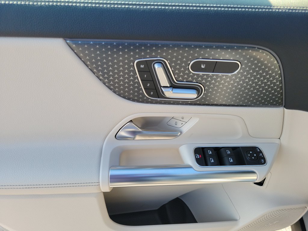 New 2026 Cirrus Silver Metallic Mercedes-Benz GLA 250 image 14