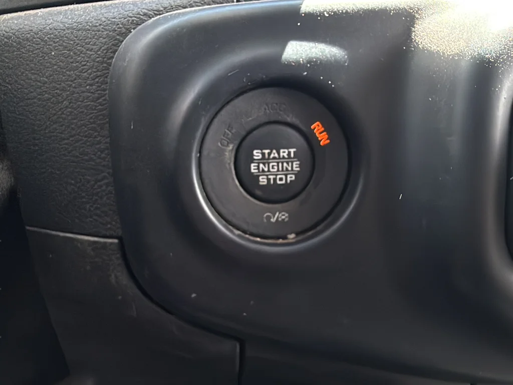 Used 2019 Blue Jeep Unlimited Sport S image 10