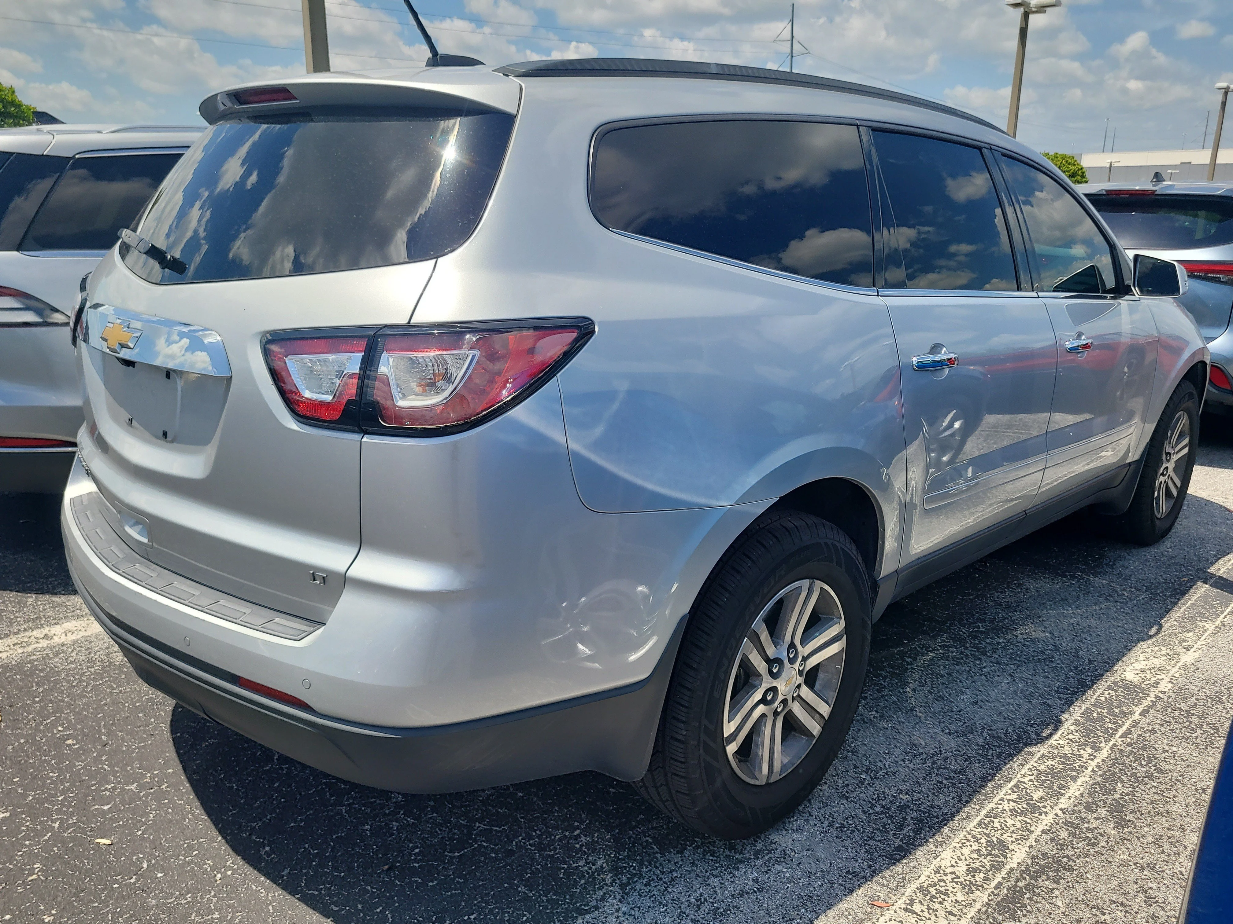 Used 2017 Silver Ice Metallic Chevrolet LT image 6