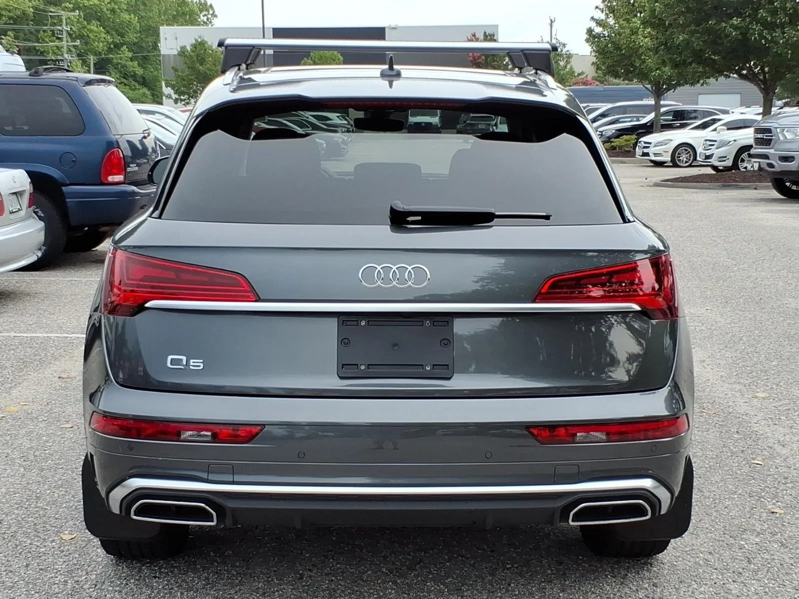 Used 2023 Daytona Gray Pearl Effect Audi S line Premium image 9