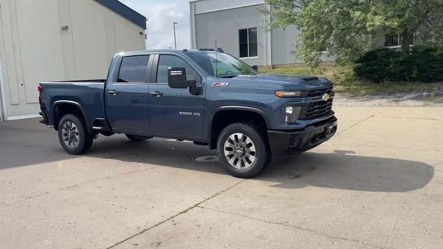 2026 Chevrolet Silverado 2500 HD Custom - Photo 2