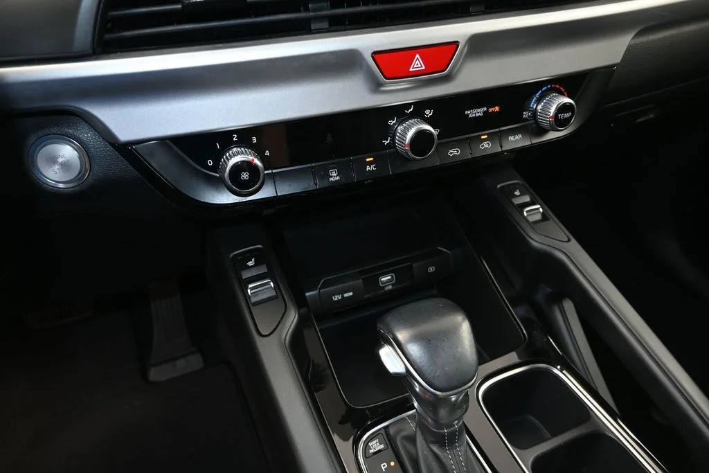 Used 2021 Green Kia S image 24