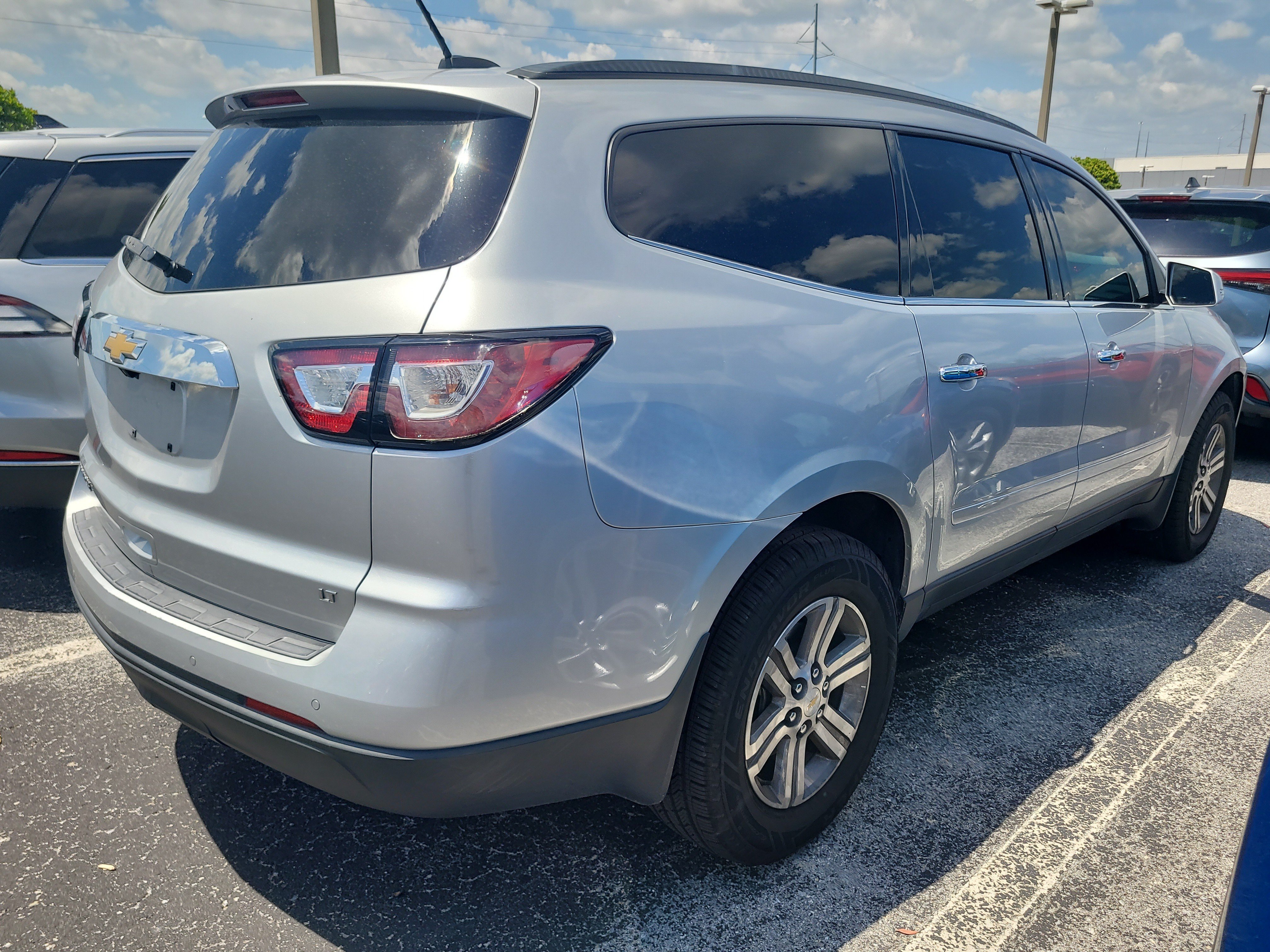 Used 2017 Silver Ice Metallic Chevrolet LT image 6