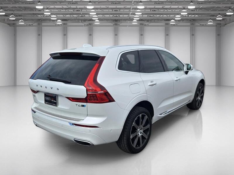 Used 2019 White Volvo T6 Inscription image 5