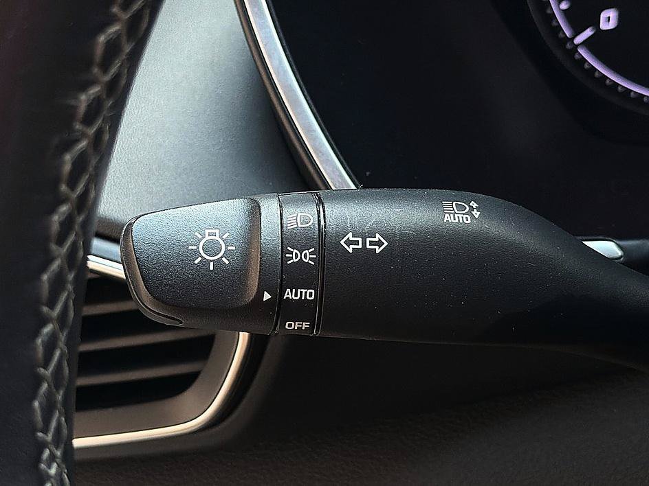 Certified Used 2023 Shimmering Silver Hyundai SEL image 19