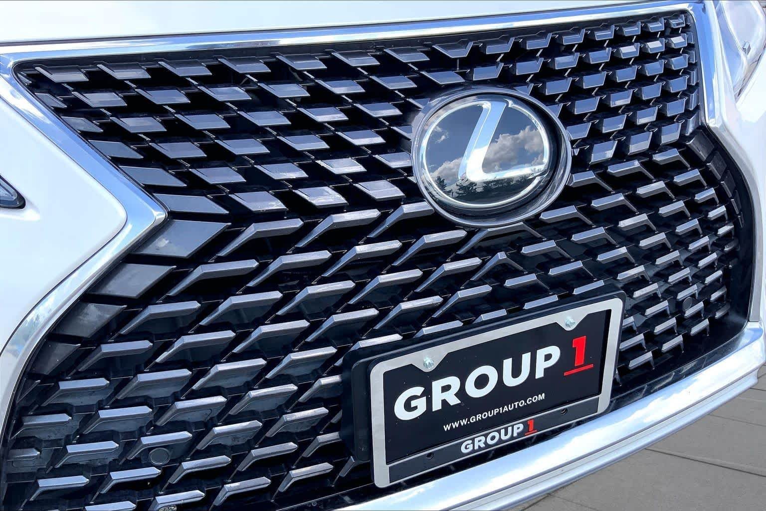 Used 2021 Eminent White Pearl Lexus  image 29