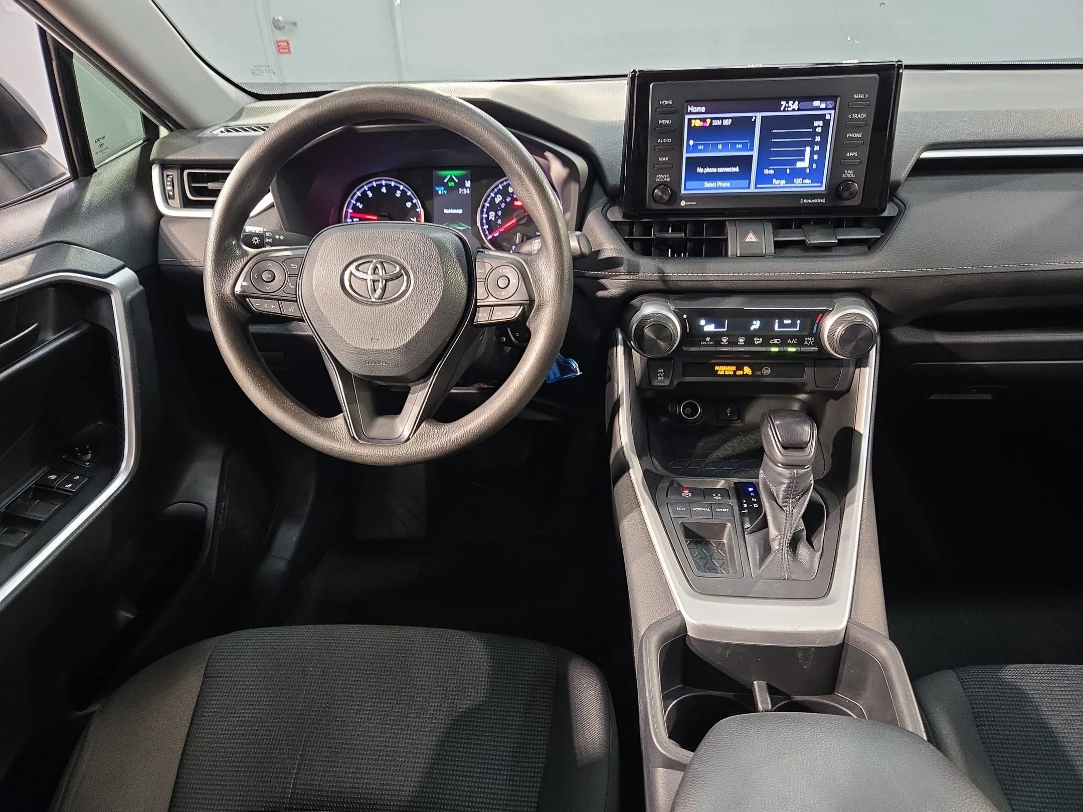 Used 2022 White Toyota LE image 9