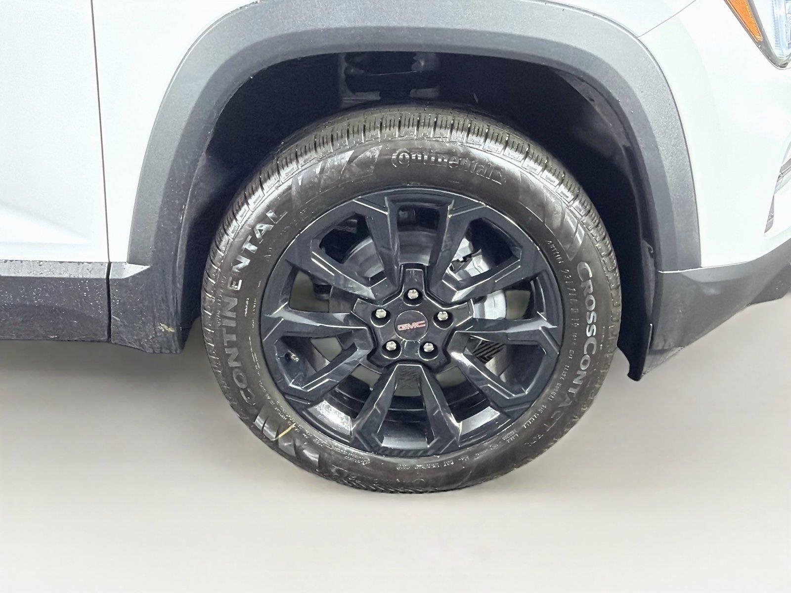 New 2027 Summit White GMC Elevation image 37