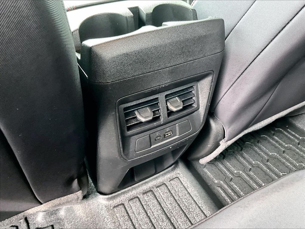 Used 2024 Gray Chevrolet Z71 image 27