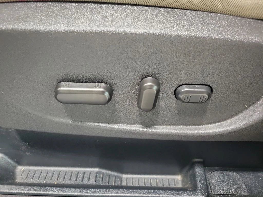 Certified Used 2018 Blue Ford SE image 26