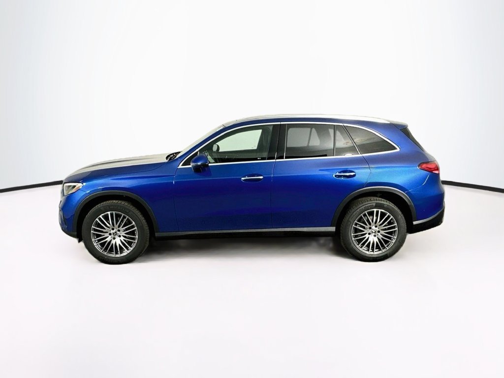 New 2027 Starling Blue Metallic Mercedes-Benz GLC 300 image 35