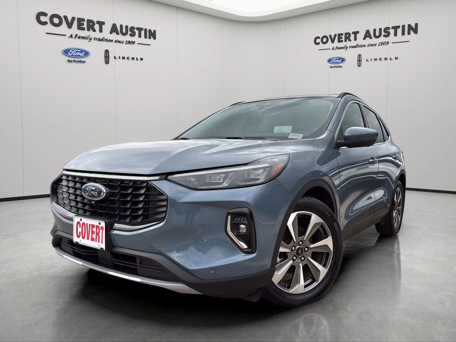 Used 2023 Blue Ford Platinum image 1