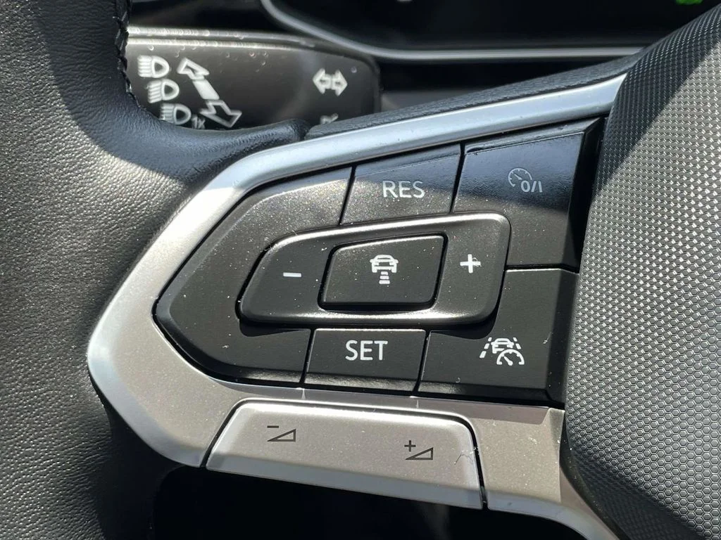 Used 2025 Gray Volkswagen 1.5T Sport image 29