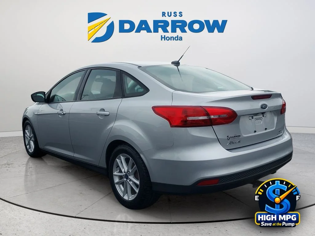 Used 2015 Silver Ford SE image 3