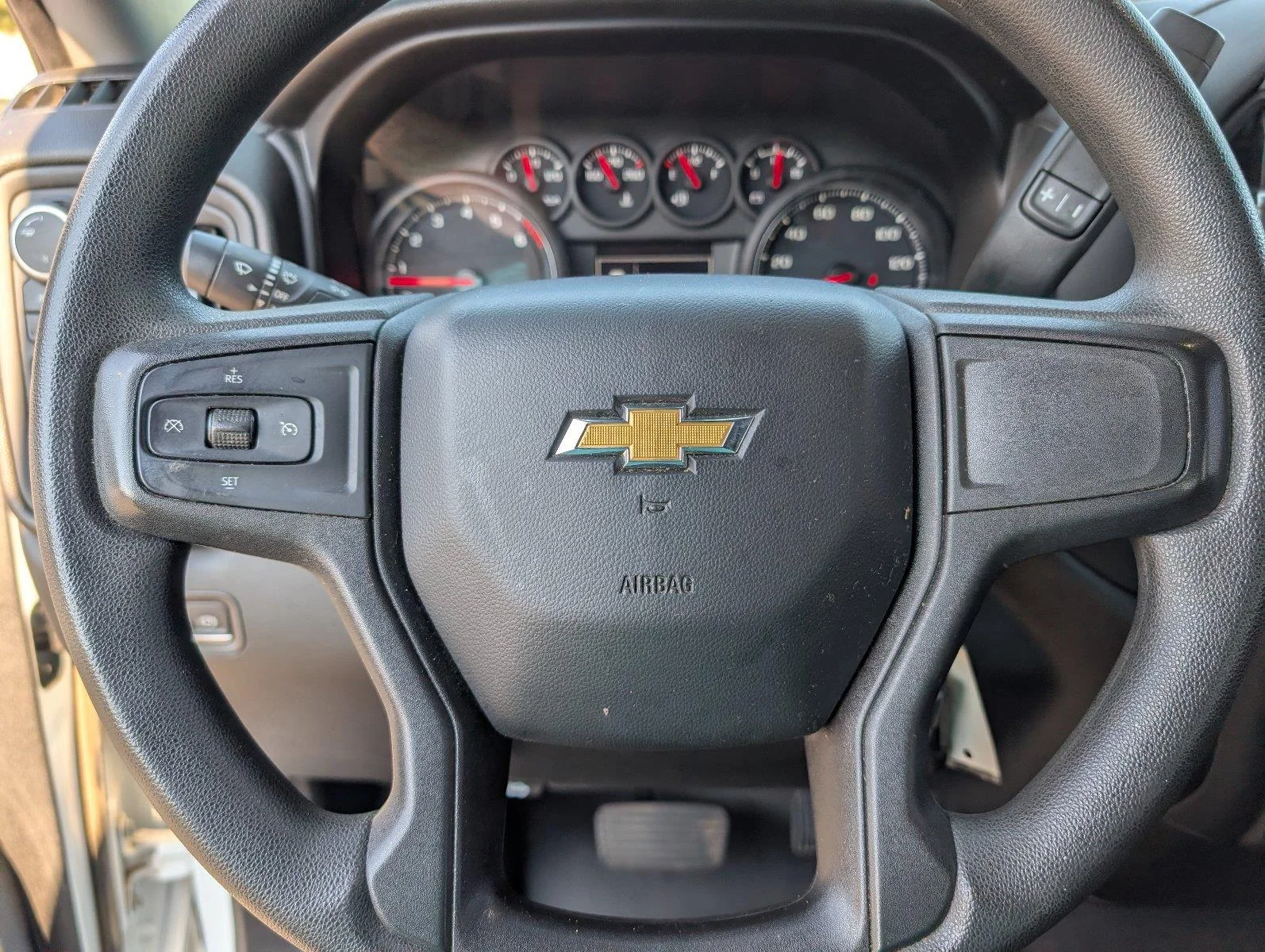 Used 2021 SUMMIT WHITE Chevrolet Custom image 25