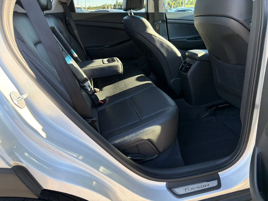 Used 2016 Silver Hyundai Limited image 15