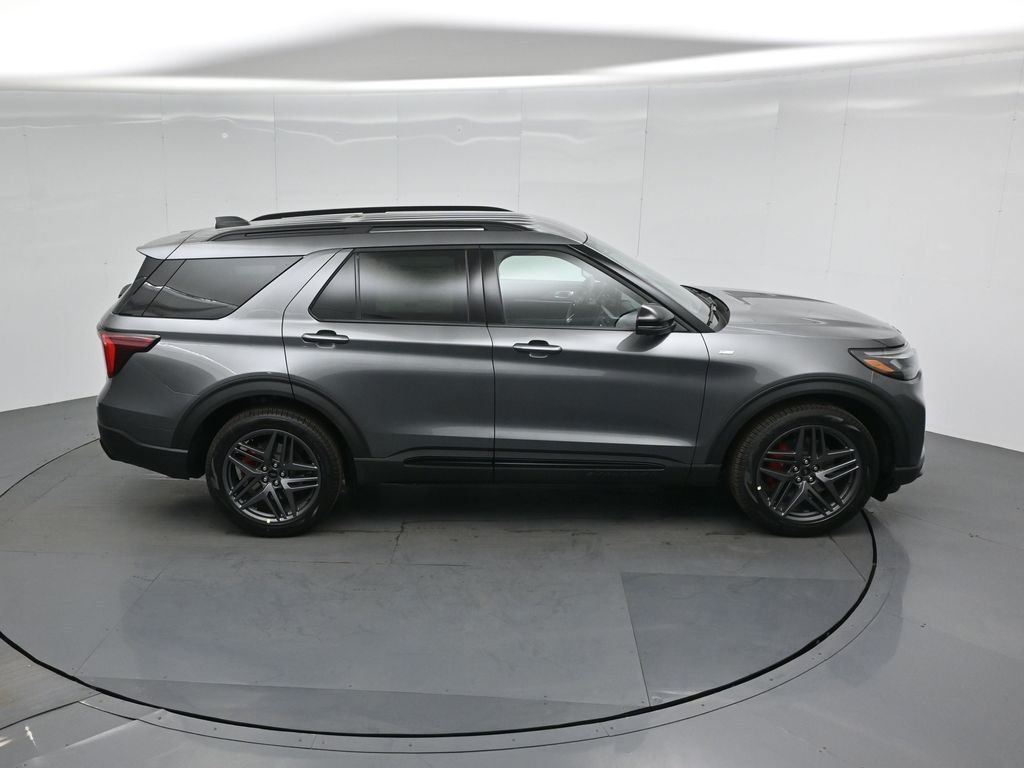 New 2026 Carbonized Gray Metallic Ford ST-Line image 38