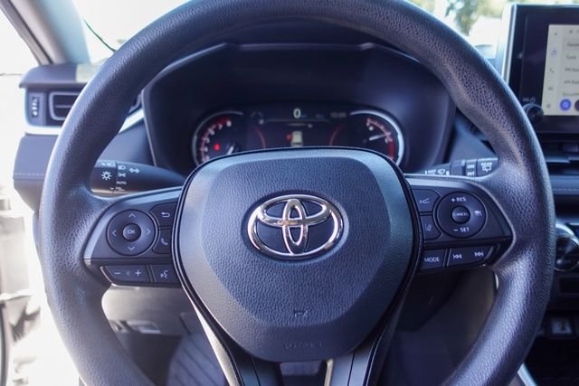 2024 Toyota RAV4 XLE - Photo 15