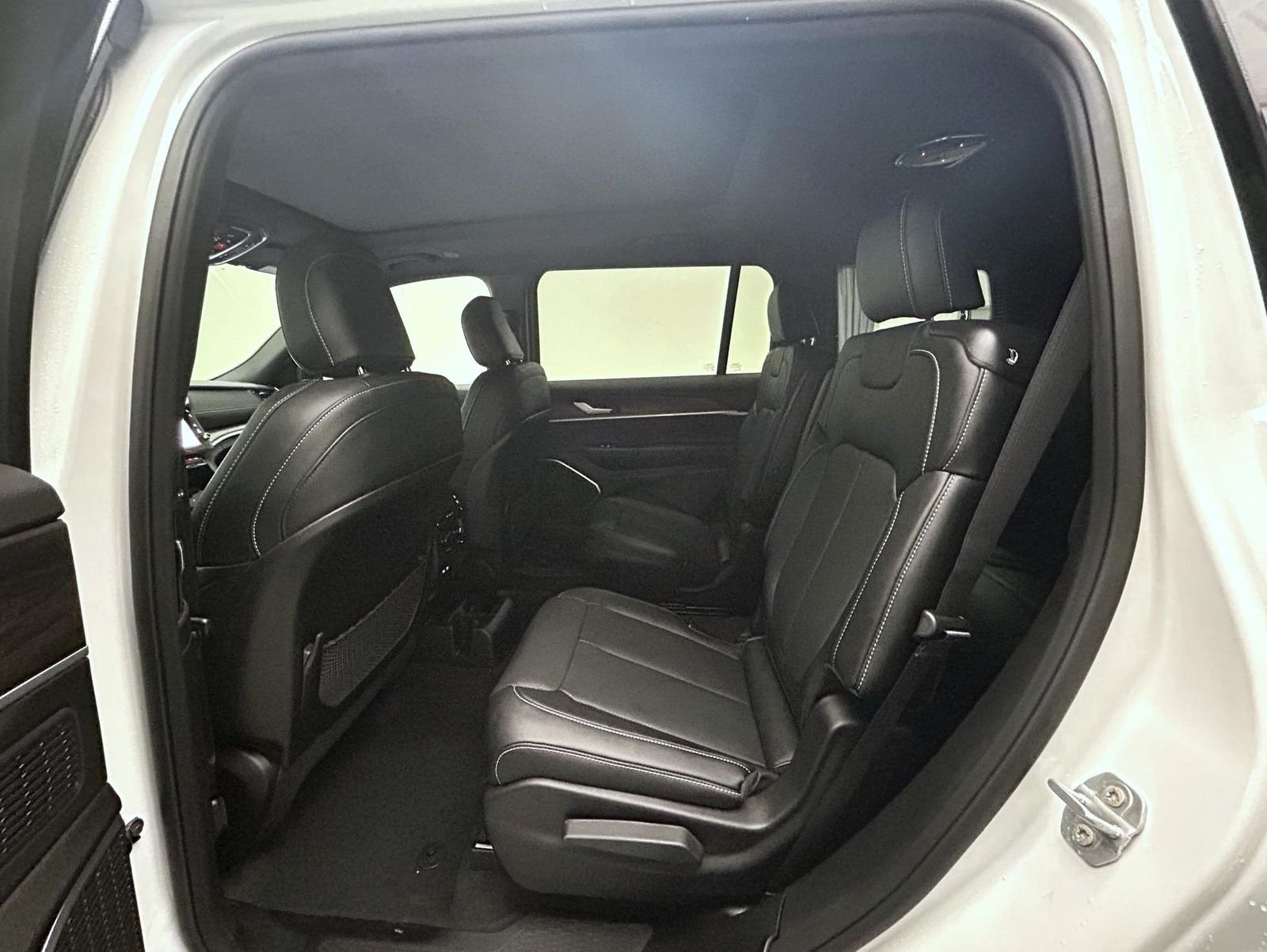 New 2026 Bright White Clearcoat Jeep Limited Reserve image 11
