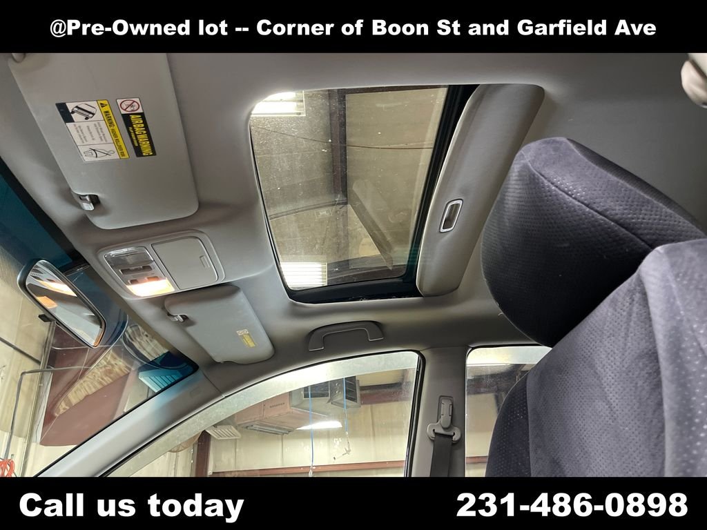 Used 2011  Honda EX image 12