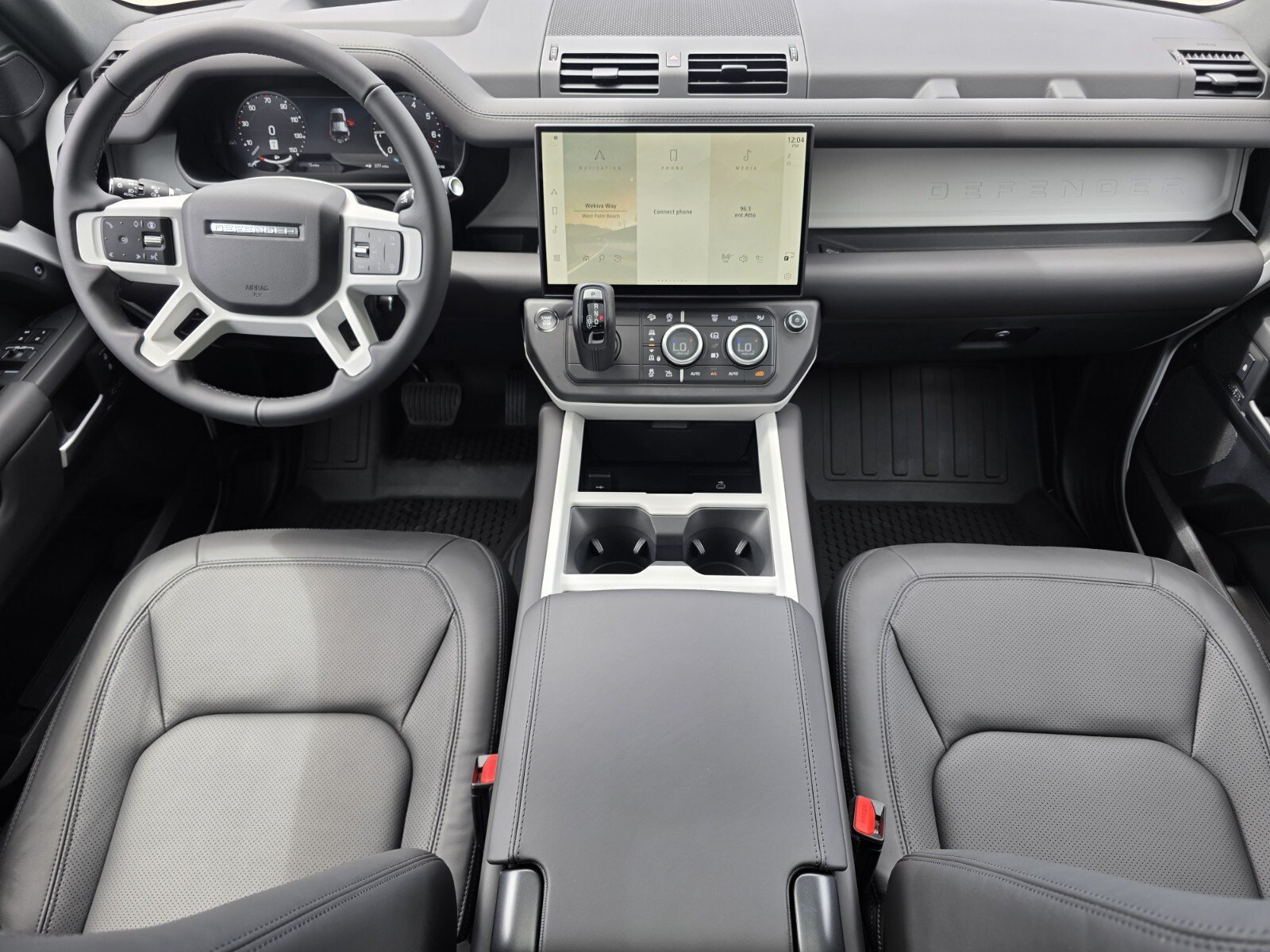 New 2026 Fuji White Land Rover P400 X-Dynamic SE image 4