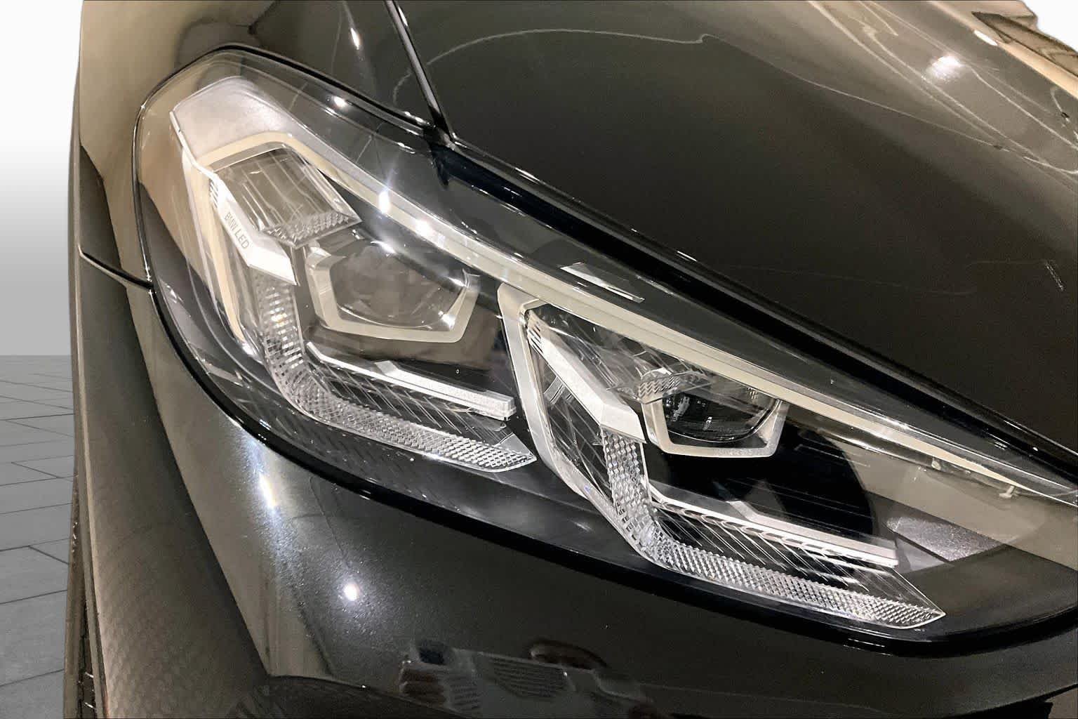 Used 2022 Black Sapphire Metallic BMW xDrive30i image 26