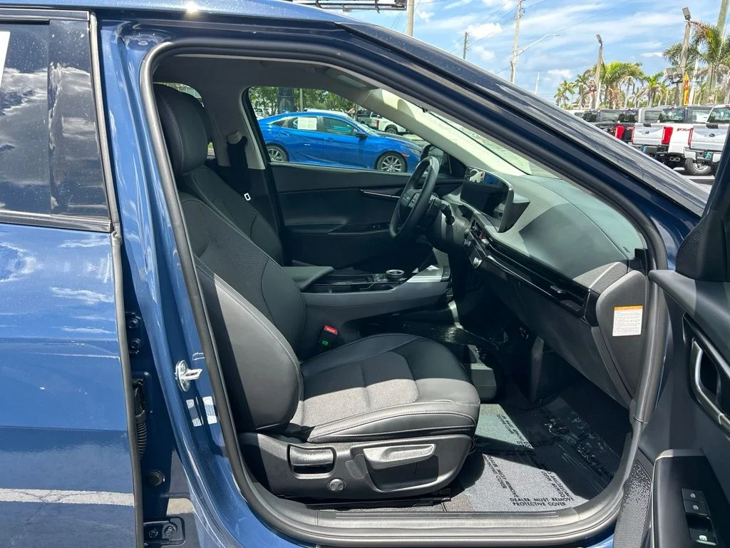 Certified Used 2026 Midnight Black Kia Light image 38
