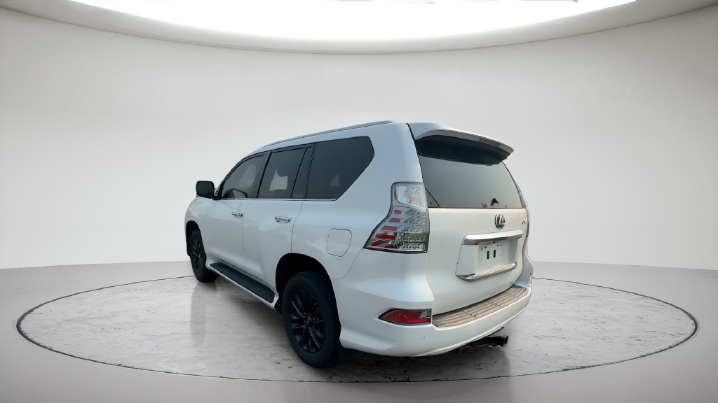 Used 2023 White Lexus 460 image 15