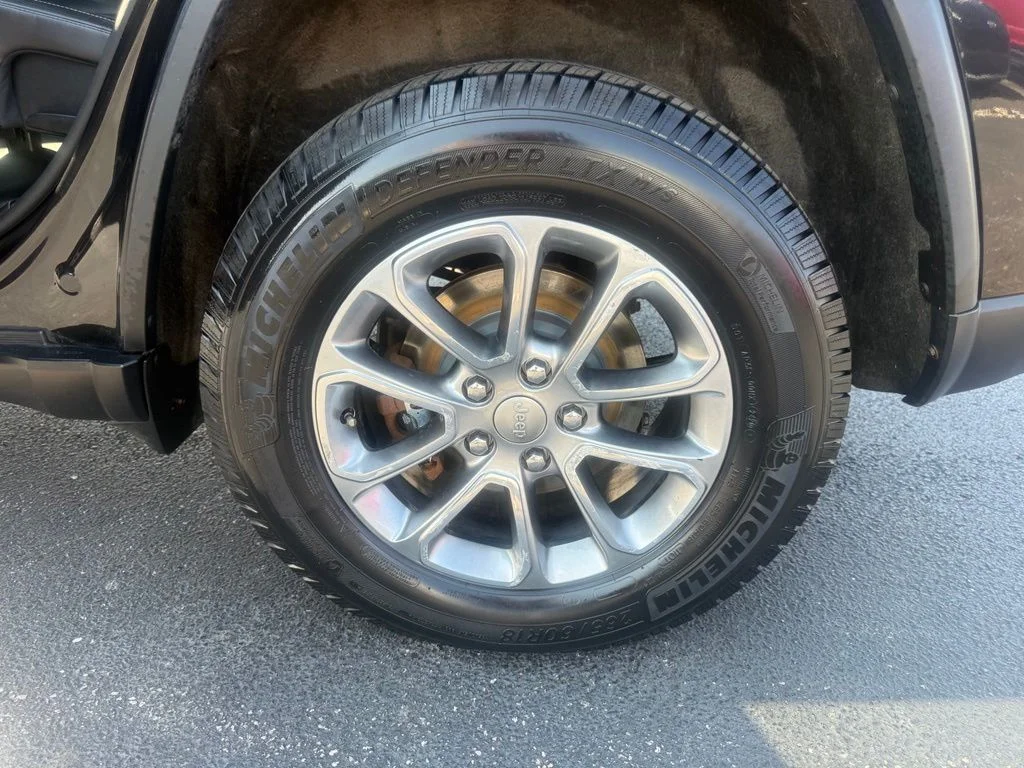Used 2015 Brilliant Black Crystal Pearlcoat Jeep Limited image 37