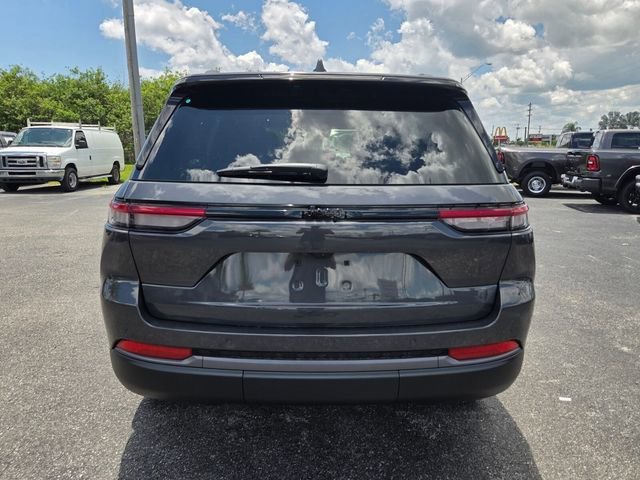 New 2026 Baltic Gray Metallic Clear-Coat Exterior Paint Jeep Limited image 9