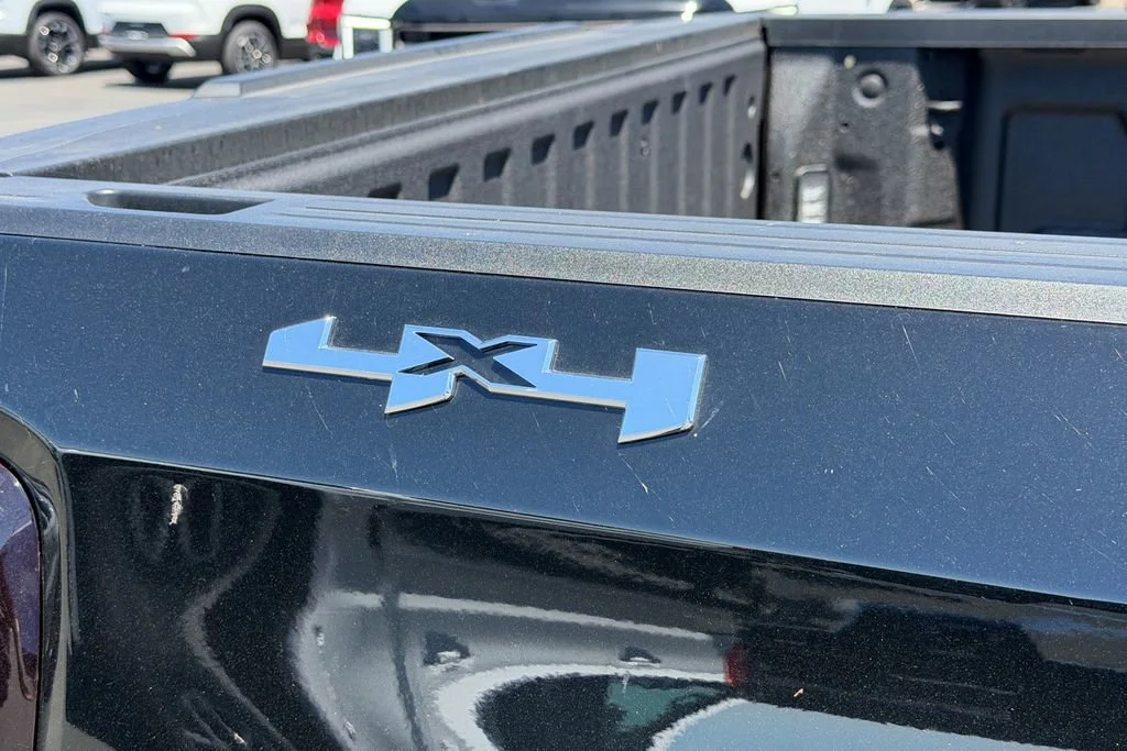 New 2026 Onyx Black GMC SLE image 8