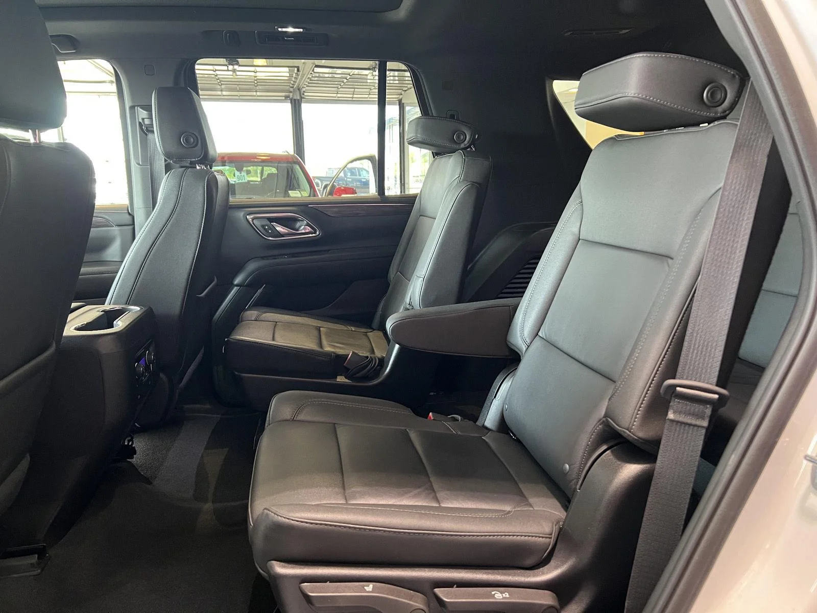 Used 2024 Summit White Chevrolet Z71 image 19