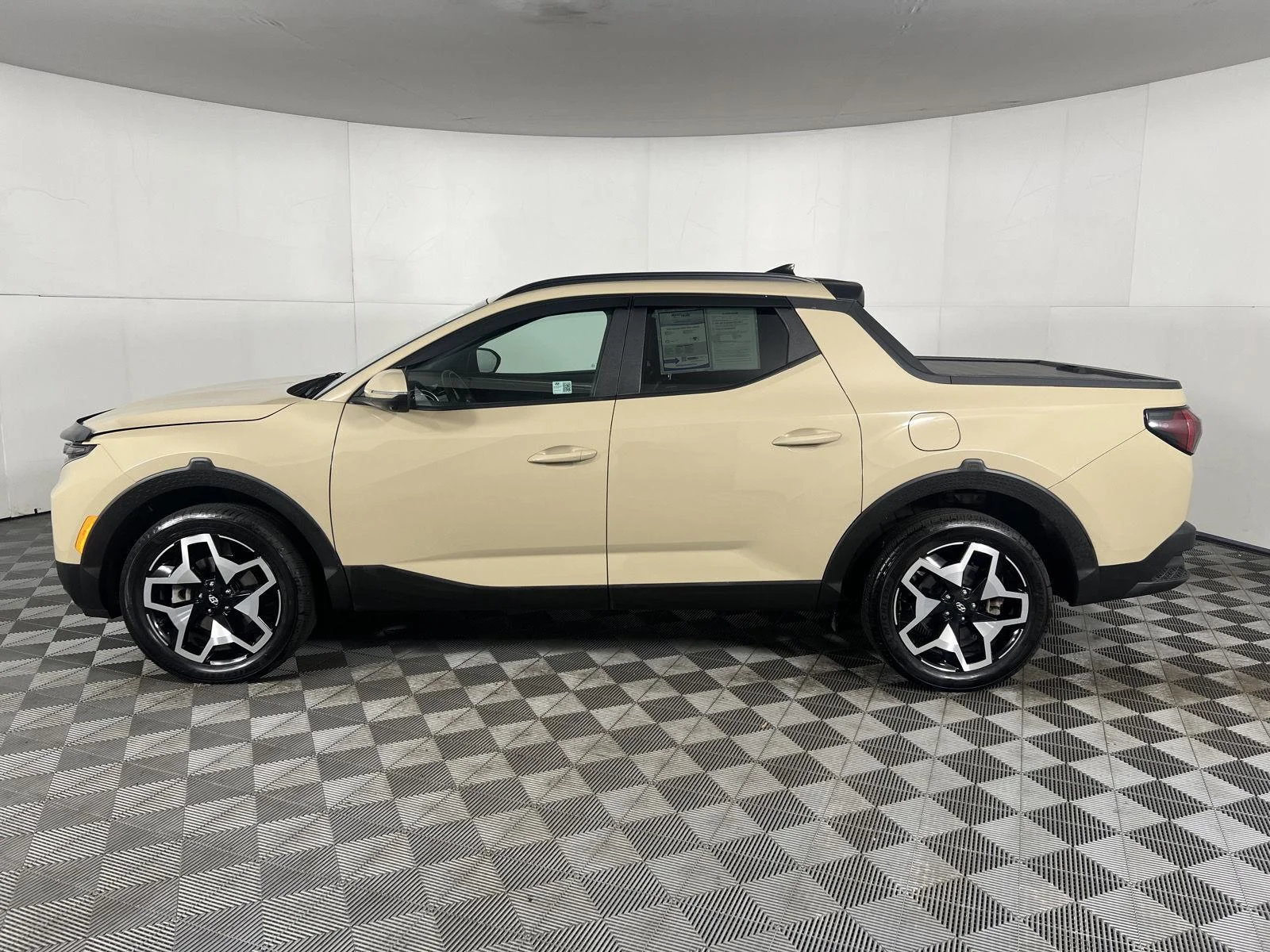 Used 2024 California Sand Hyundai Limited image 5