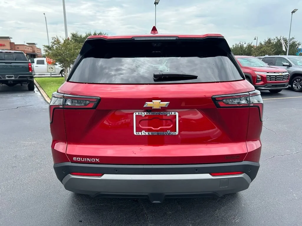 2027 Chevrolet Equinox LT - Photo 7