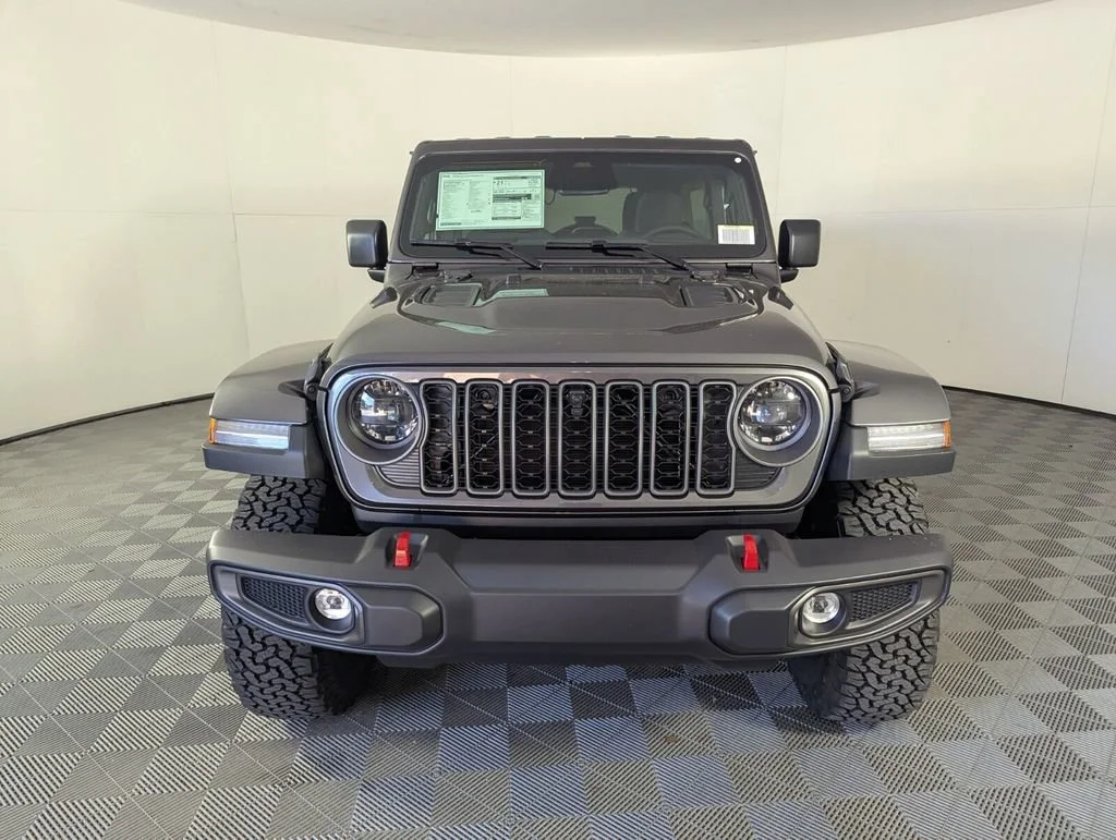 New 2026 Granite Crystal Metallic Clear-Coat Exterior Paint Jeep Rubicon image 3