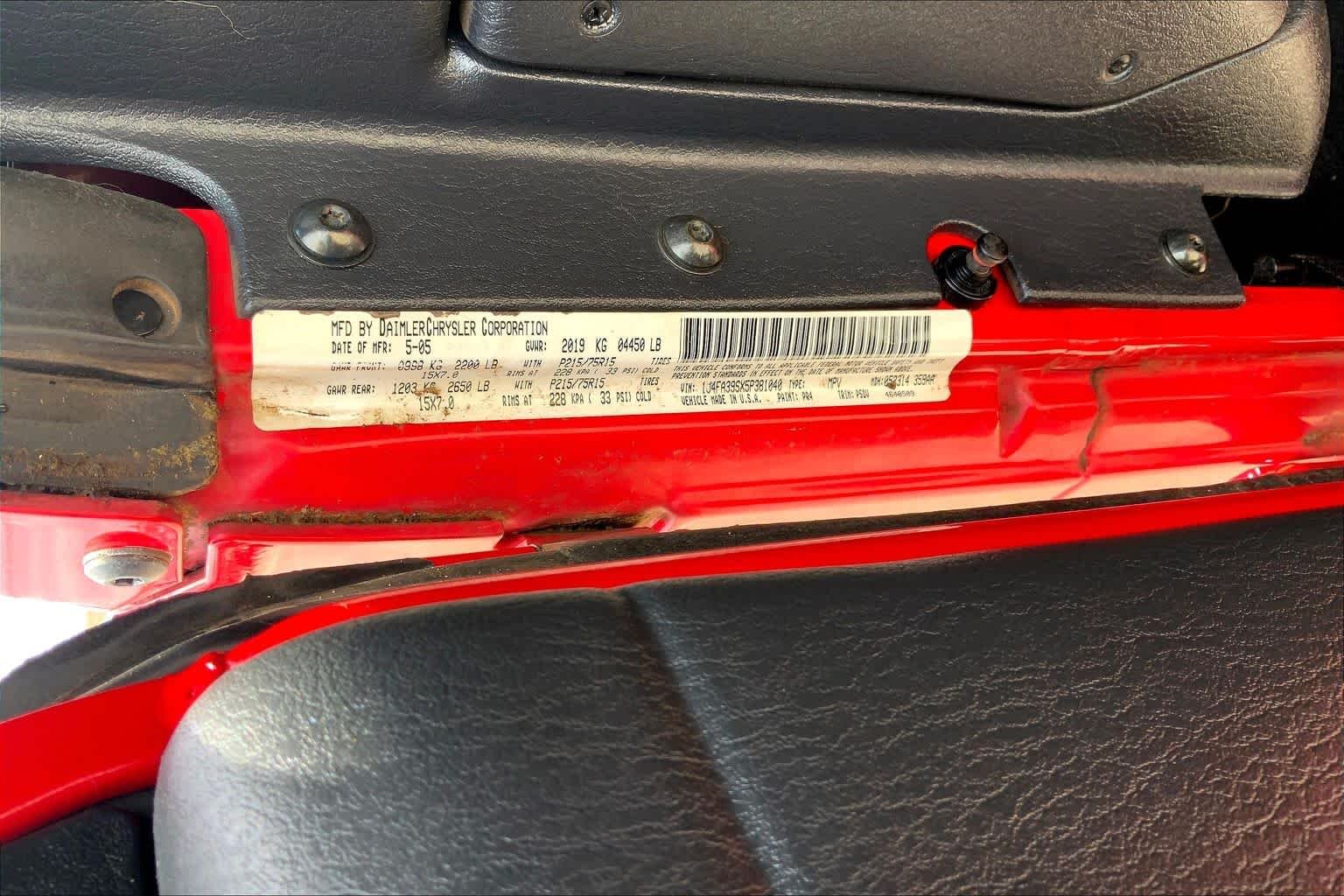 Used 2005 Flame Red Jeep X image 32