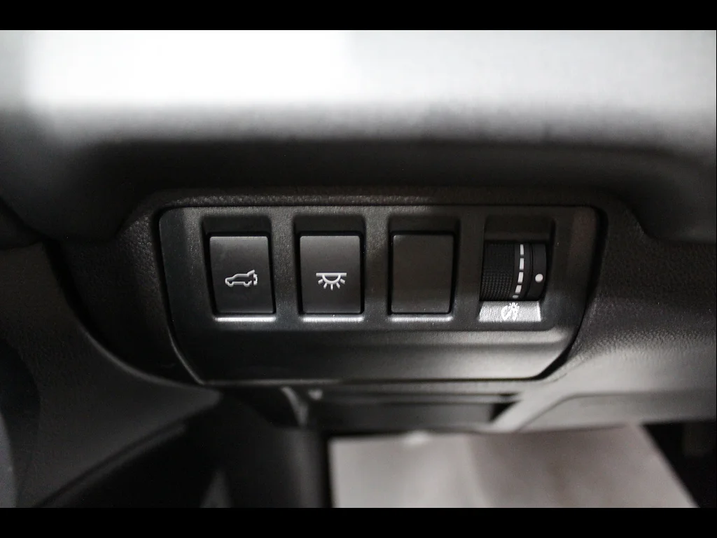Used 2023 Ice Silver Metallic Subaru Limited 7-Passenger image 28