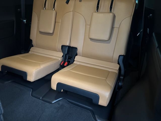 Used 2024 Gray Lexus 600 Luxury image 17