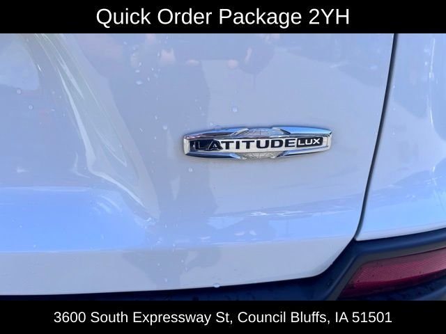Used 2022 White Jeep Latitude Lux image 9