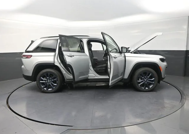 New 2026 Silver Zynith Jeep  image 36