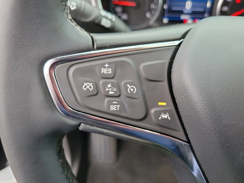 Used 2024 Summit White Chevrolet LT image 28