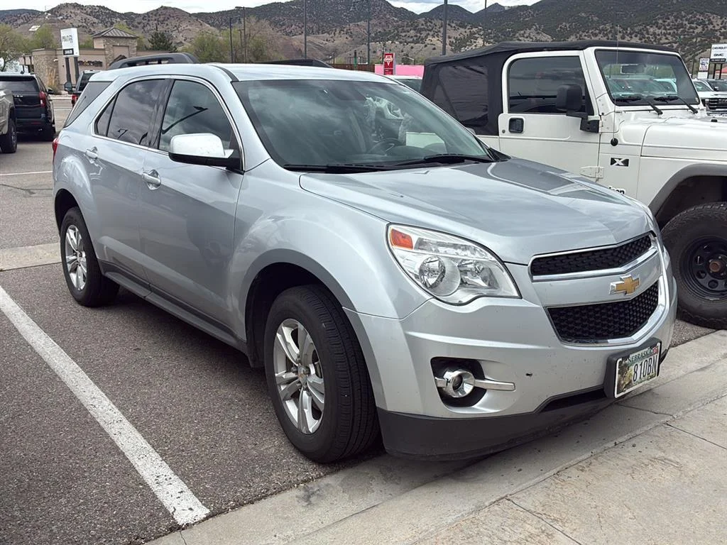 Used 2014 Silver Ice Metallic Chevrolet LT image 2