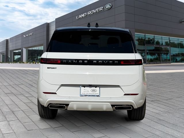 New 2026 Fuji White Land Rover Dynamic SE image 4